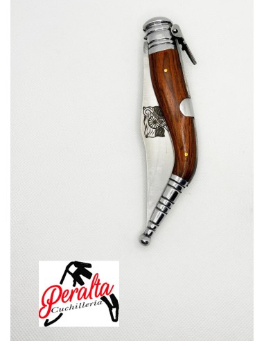 Navaja Rebaje Largo Madera Roja 11 cm grabada Bandera Gitana